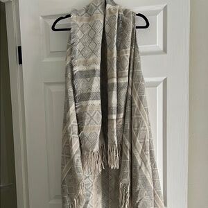 Francesca's Collections Gray and Cream Knit vest